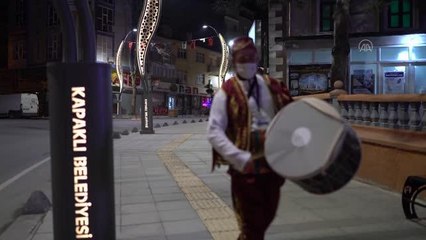 Davulcular vatandaşları sahura manilerle kaldırdı