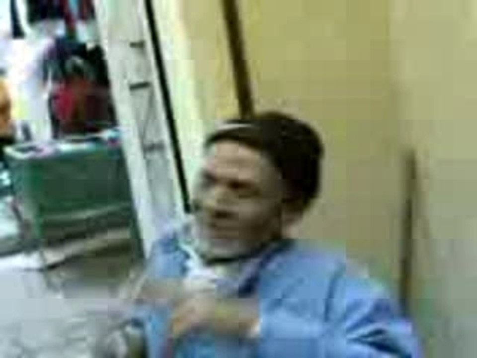 Un Vieux Fumeur ki Fume Un Pétard (un vrai )