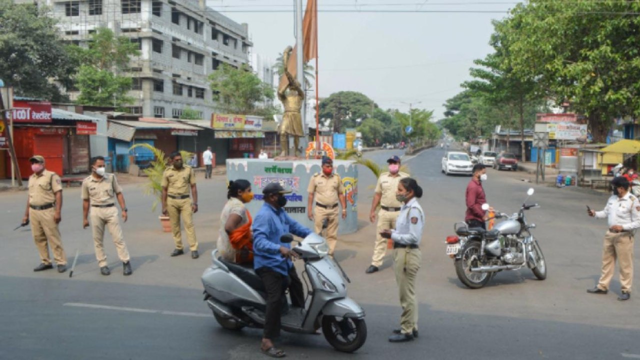 'Send him in jail', Additional collector strict on lockdown