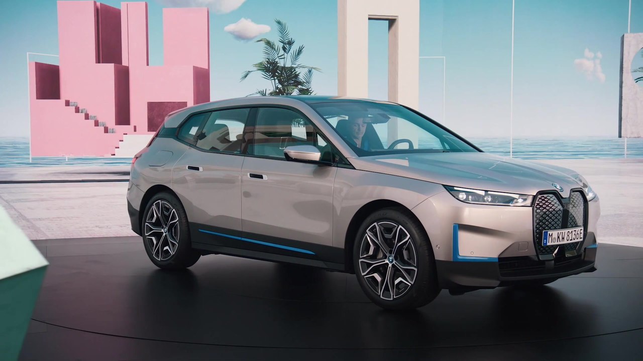 Unveiling BMW iX