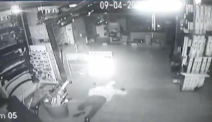 Son dakika haberleri! Güngören'de 'sürüngen hırsızlar' kamerada