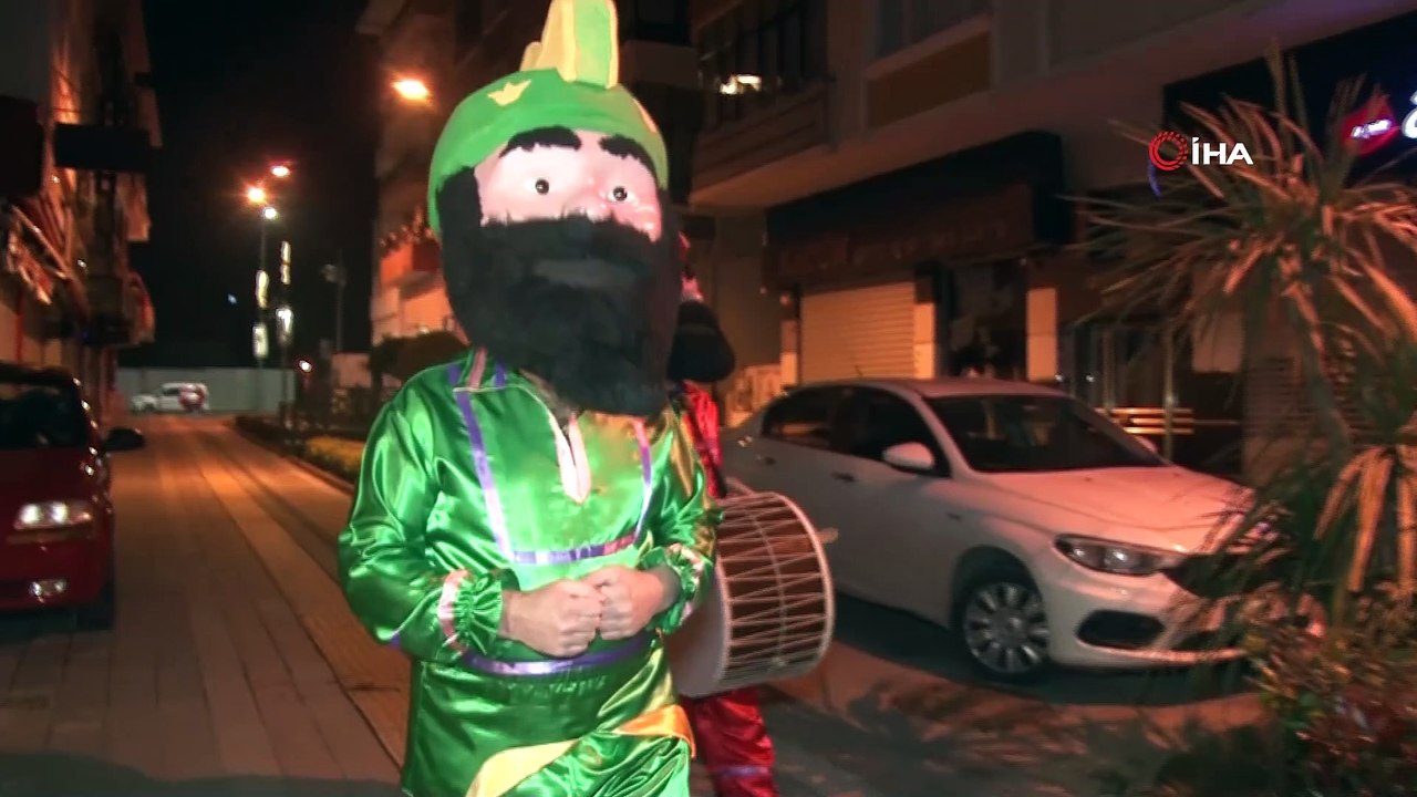 Ümraniyeliler Hacivat ve Karagöz ile sahura kalkıyor