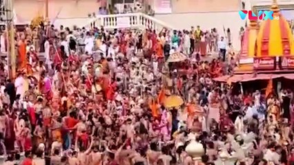 Mandi Bareng di Sungai Gangga Abai Protokol Kesehatan