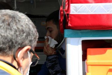 Son dakika haber... Kontrolden çıkan otomobil uçtuğu tarlada ağaca çarptı: 3 yaralı