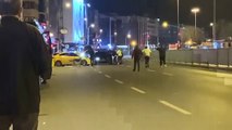 Kadıköy’de kazaya karışan şahısların yol ortasında kavgası kamerada