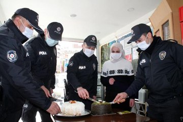 Rehin alma ihbarına giden polis ekiplerine sürpriz kutlama