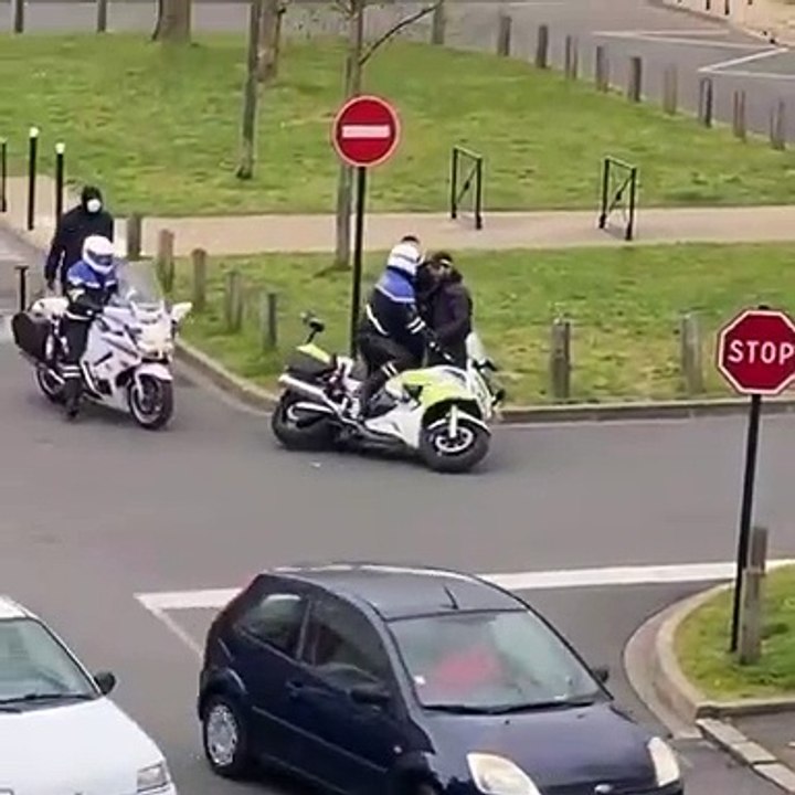 Essonne: Des policiers agressés par plusieurs personnes à Etampes lors d'une intervention - Un policier légèrement blessé et deux suspects ont été interpellés - VIDEO