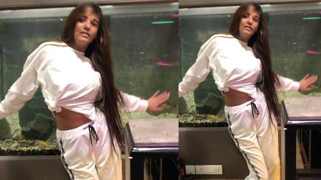 Poonam Panday ने Sexy Dance Moves से मचाया तहलका, पति Sam Bombay ने कहा ये | FilmiBeat