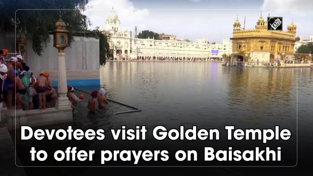 Devotees visit Golden Temple to offer prayers on Baisakhi