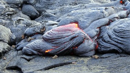Islande: depuis trois semaines, une éruption toujours aussi populaire