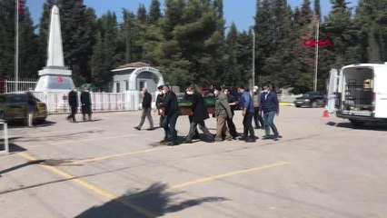 KOCAELİ KORONAVİRÜS NEDENİYLE ÖLEN ÖĞRETMEN SON YOLCULUĞUNA UĞURLANDI