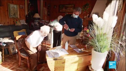 Covid-19 en France : vaccination difficile pour les personnes âgées et isolées