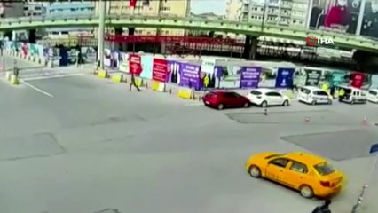 Şişli’de polisi görünce kaçan şüpheli metro istasyonunda yakalandı...Kovalamaca anları kamerada