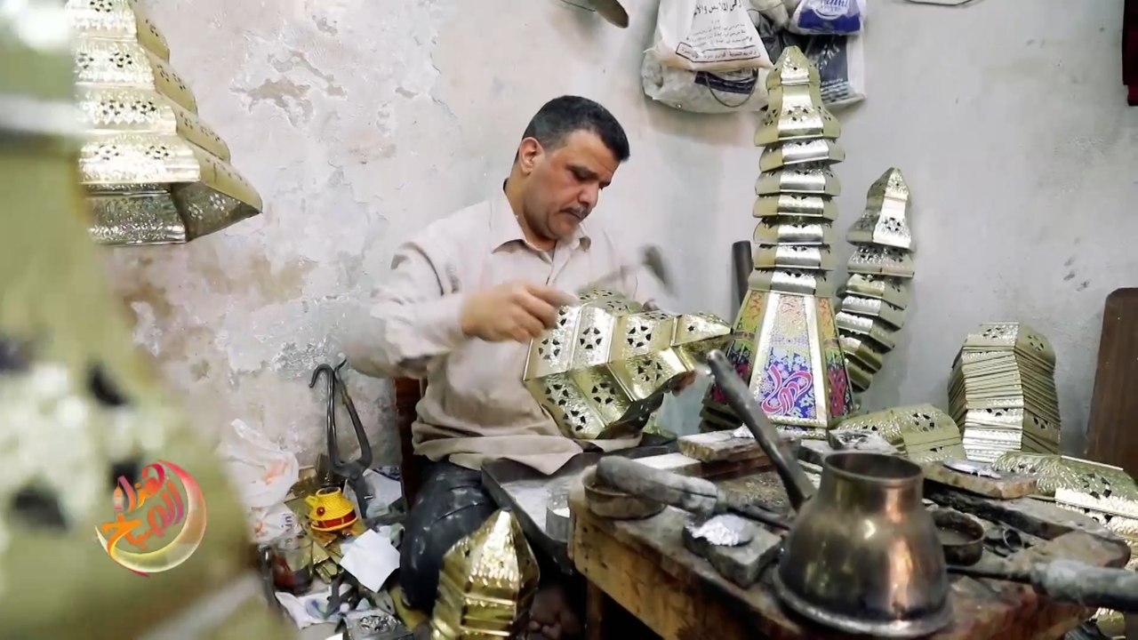 الفانوس.. تراث مصري قديم يضيء ليالي الشهر الفضيل