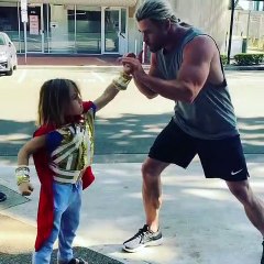 Chris Hemsworth boxing with his son on Thor Love and Thunder set