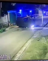 detik detik mobil  tabrak tiang listrik