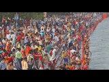 Huge crowds at Hindu festival as India becomes 2nd worst hit country of | Moon TV News