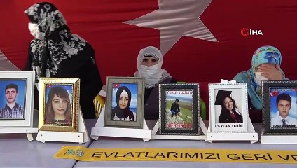 Evlat nöbetindeki annenin feryadı yürek dağladı