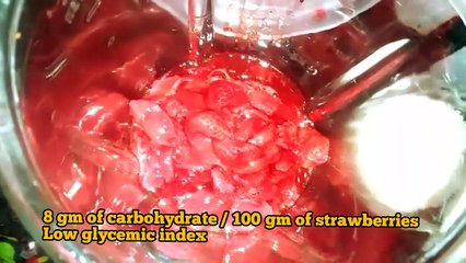 Strawberry Popsicles ! How to make fresh fruit popsicles ! Easy ice lollies in summer ! Dr Sumreen Kitchen ! Khaabaa Delight