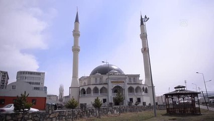 Ardahan'ın sembolü olan Serhat Ulu Camisi'nde ilk ramazanda Kovid-19 burukluğu