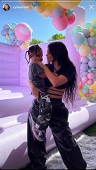Kardashian ailesinden True'ya doğum günü; çizgi filmden esinlendiler