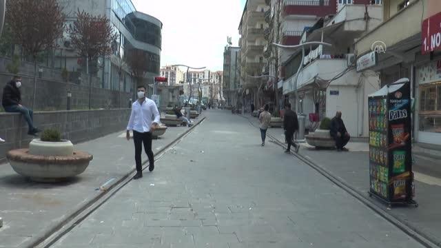 Son dakika haberi: Şırnak Valisi Pehlivan, Kovid-19 tedbirlerine uyan esnafa örnek işletme belgesi verdi