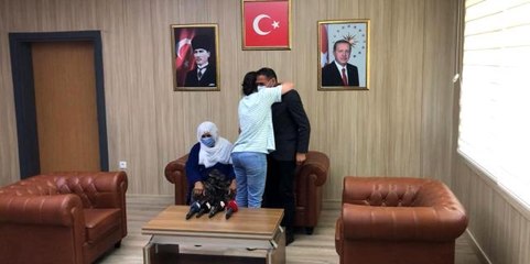 Mardin'de teslim olan kadın terörist ailesi ile böyle buluştu