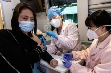 Las vacunas contra COVID-19 de China "no tienen tasas de protección muy altas"