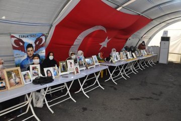 Son dakika haberleri... EVLAT NÖBETİNDEKİ ANNE: ÇOCUĞUMU HDP VE PKK'DAN İSTİYORUM