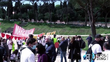 Download Video: Roma oggi nuova manifestazione pacifica dei ristoratori e delle partite iva al Circo Massimo La voce dei manifestanti - parte due