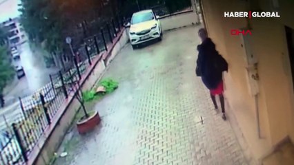 Anne-kızı menemenle uyutup evden 1 kilo altını çaldı