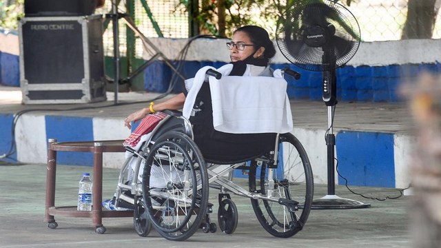 Ban on Mamata Banerjee lifted, 24 hours of EC decision