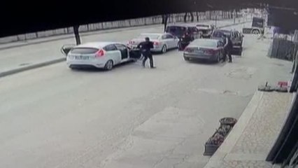 Çekmeköy'de iki grup arasındaki silahlı kavgaya ilişkin 2 kişi tutuklandı