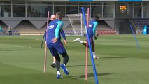 Mucho trabajo físico con Piqué a tope en el entrenamiento del Barça