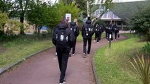 Images maritima: les volleyeuses istréennes arrivent au gymnase à Paris