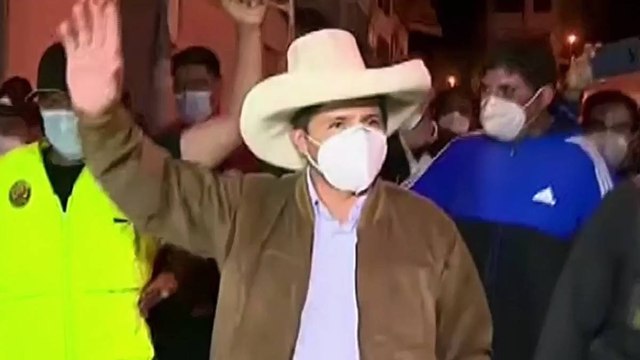 Continúa el conteo de votos para segunda vuelta de elecciones en Perú