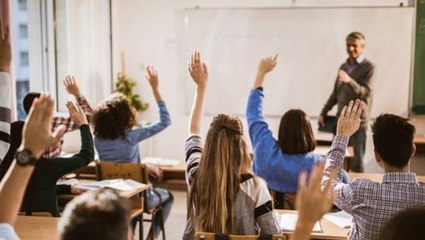 Son Dakika: 15 Nisan'dan itibaren üç sınıf dışındaki tüm kademelerde uzaktan eğitime geçiliyor