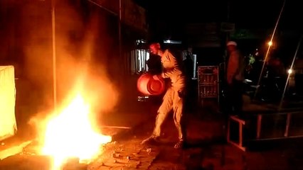 ढाबे पर रखे सिलेंडर में लगी भीषण आग से मचा हड़कंप