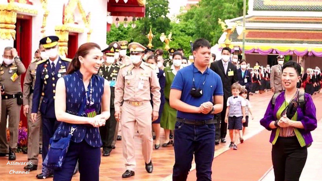 “ราชินี” เจ้าฟ้าพัชรกิติยาภาเจ้าฟ้าทีปังกรรัศมีโชติ เสด็จพระราชดำเนินสักการะพระธาตุเชิงชุม สกลนคร