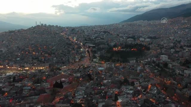 KAHRAMANMARAŞ - Suriyeli sığınmacılar ilk iftarlarını konteyner kentte yaptı