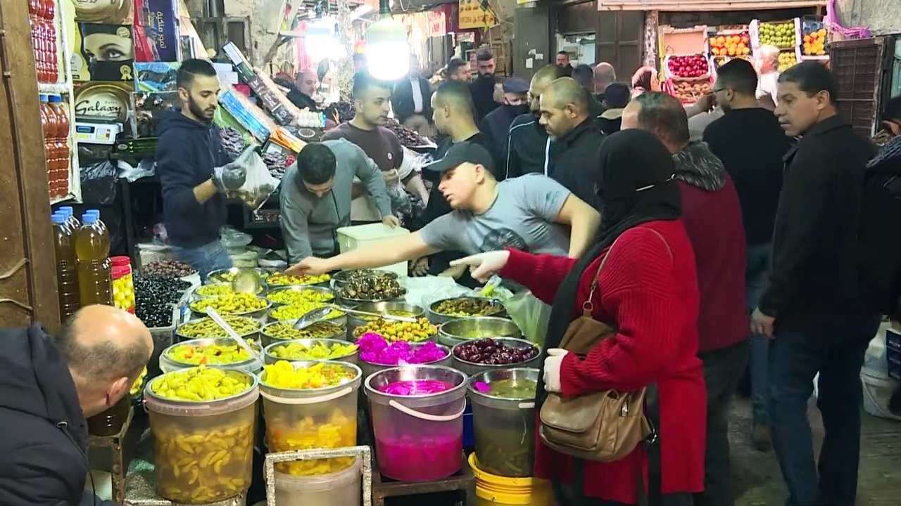 Los musulmanes comienzan mes de ayuno bajo la sombra del coronavirus