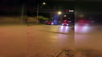 Park halindeki otomobil alev alev yandı