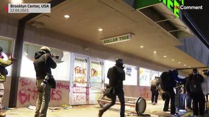 شاهد: لليلة الثانية على التوالي.. مواجهات مع الشرطة في مينيابوليس بعد مقتل رجل أسود