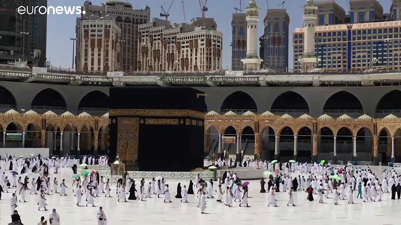 شاهد: المسجد الحرام يستقبل أول أفواج المعتمرين في شهر رمضان