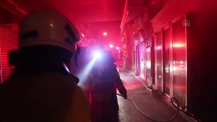 Çıkan yangında bir kişi dumandan zehirlendi