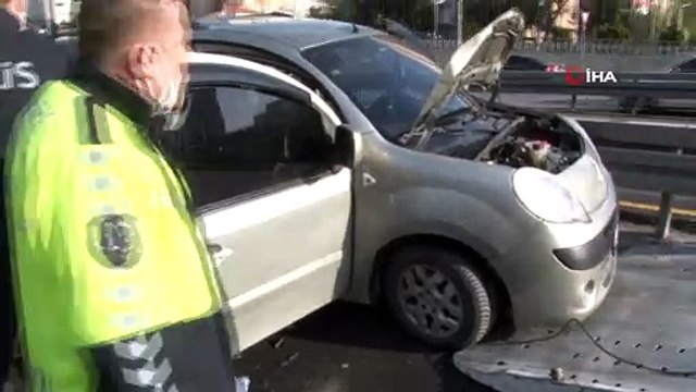 Beylikdüzü E-5’te iki araç çarpıştı: 2 yaralı