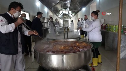 İhtiyaç sahibi bin 100 aileye Ramazan boyu sıcak aş desteği