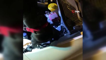 Otomobilin motor kısmındaki boru içerisine uyuşturucu bulundu