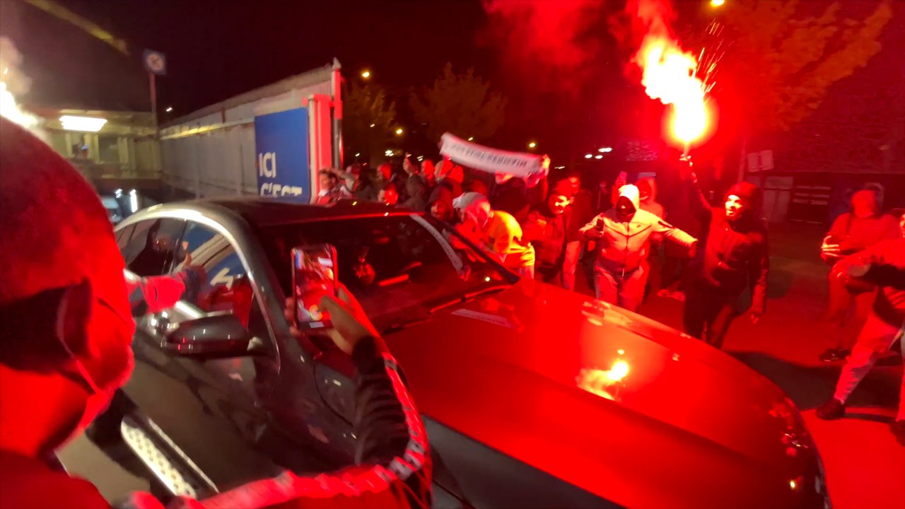 PSG - Bayern : les supporters devant le Parc malgré le couvre-feu veulent «aller jusqu’au bout !»