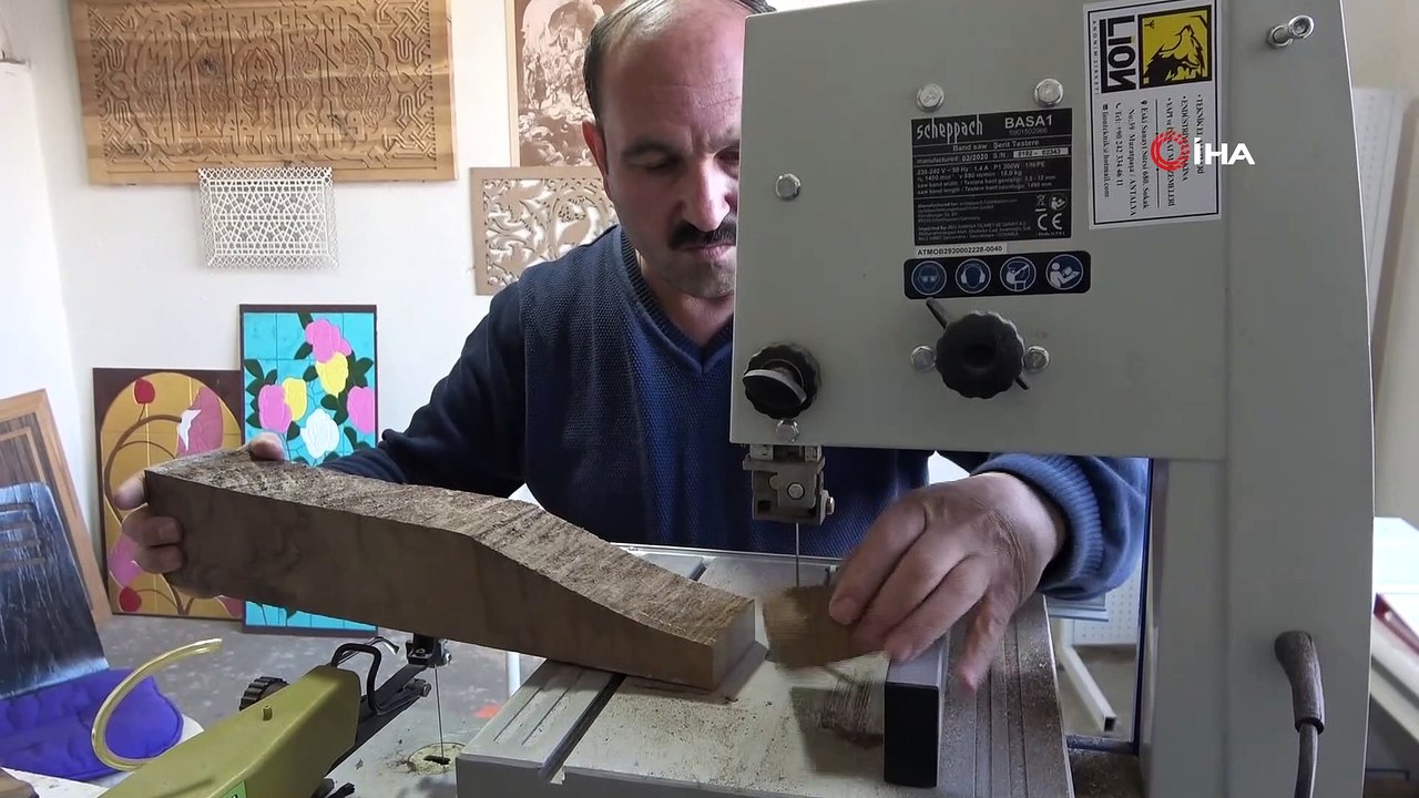Afrika ve Amerika'dan getirdiği ağaçları sanat eserine dönüştürüyor